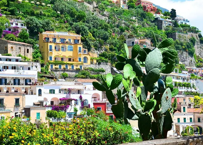 Palazzo Margherita 4* بوسيتانو